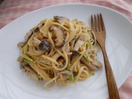 きのこと長ねぎのクリームパスタ 
